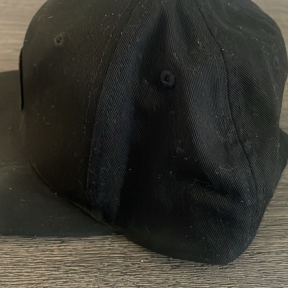 Volcom black hat - Picture 4 of 5